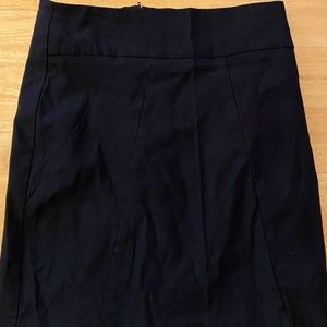 Body central pencil skirt